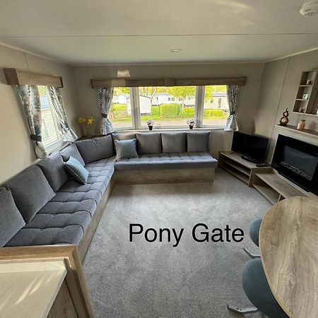 Pony Gate Caravan On Haggerstone Castle West Lawn Berwick Upon Tweed Eksteriør bilde