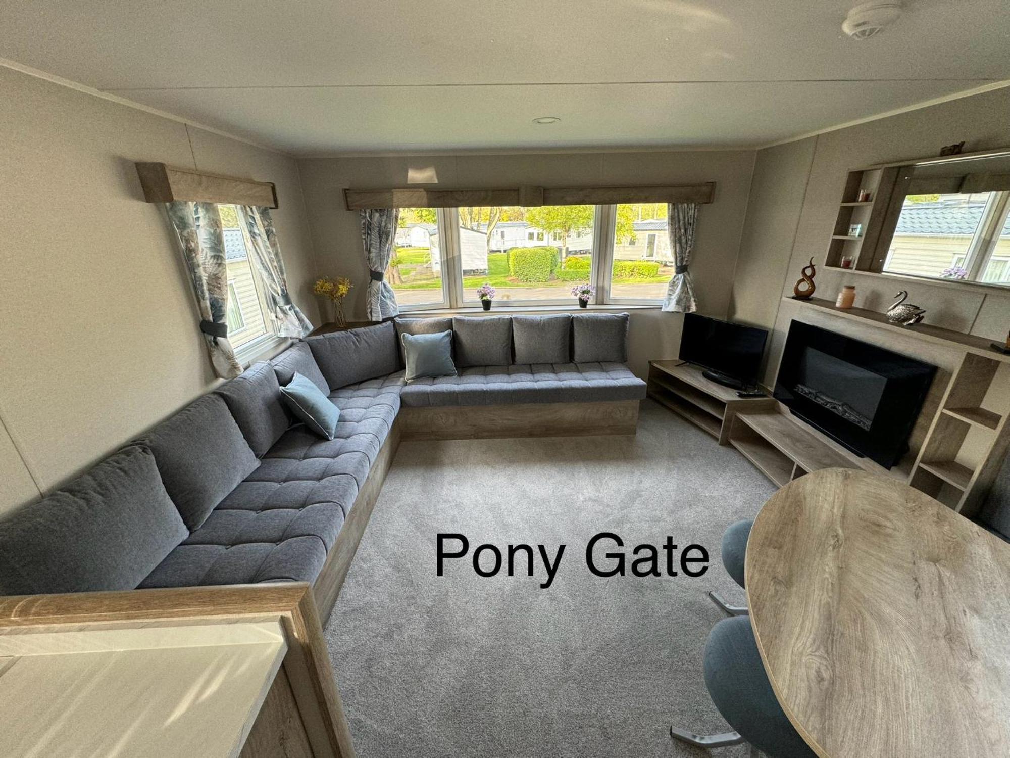 Pony Gate Caravan On Haggerstone Castle West Lawn Berwick Upon Tweed Eksteriør bilde